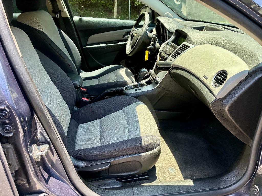 2014 Chevrolet Cruze LS - Photo 9