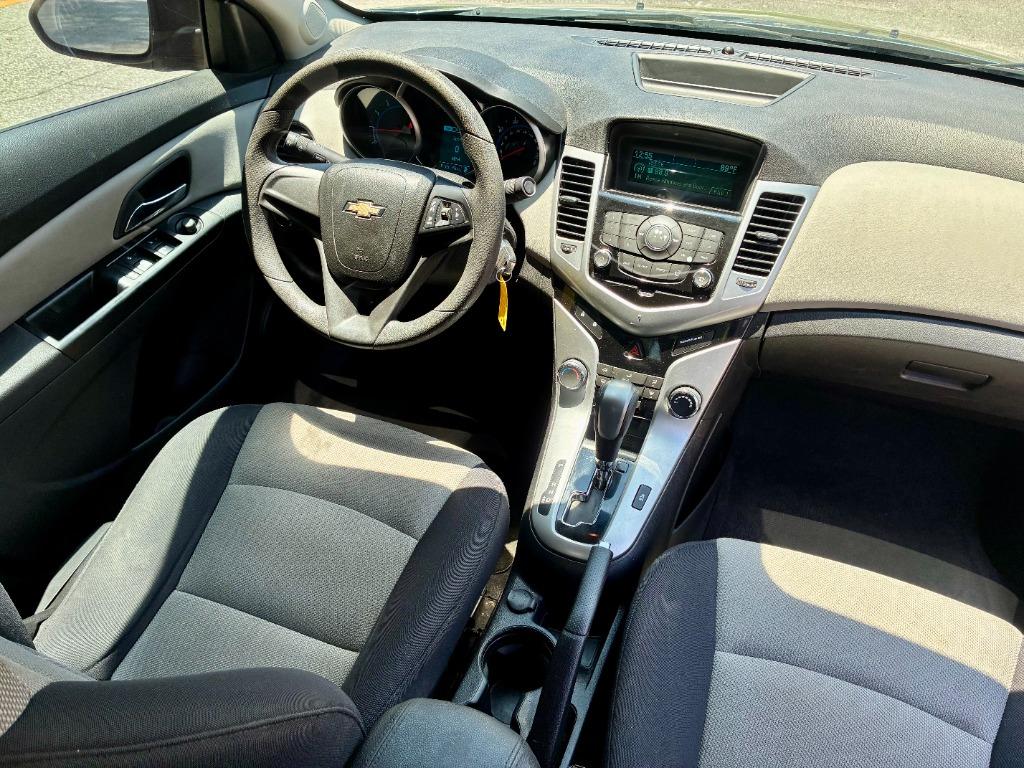 2014 Chevrolet Cruze LS - Photo 8