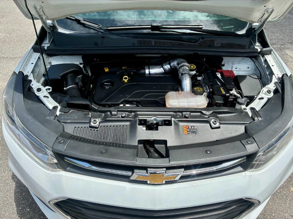 2022 Chevrolet Trax LS - Photo 7