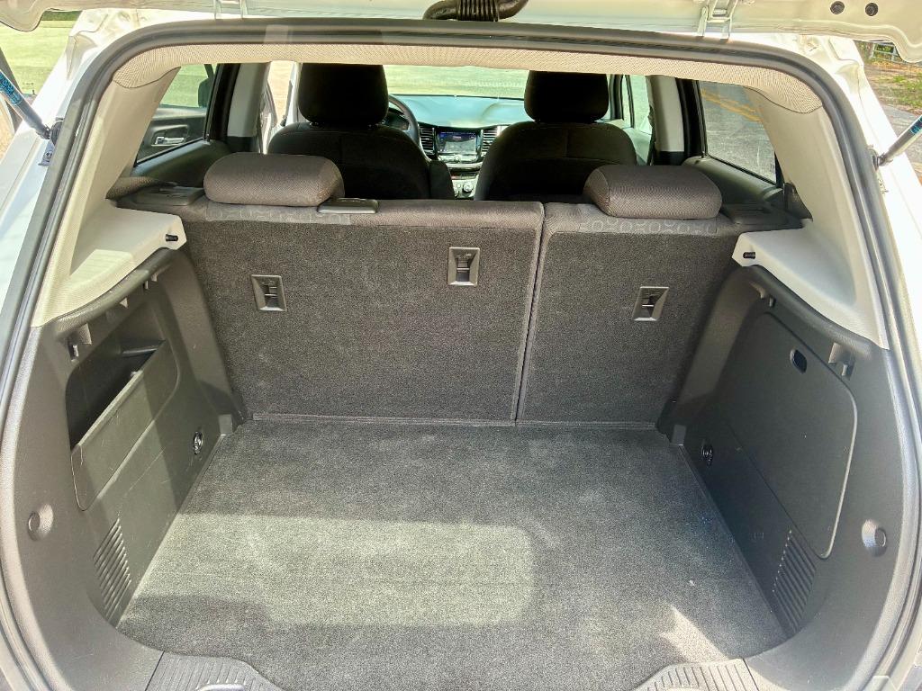 2022 Chevrolet Trax LS - Photo 8