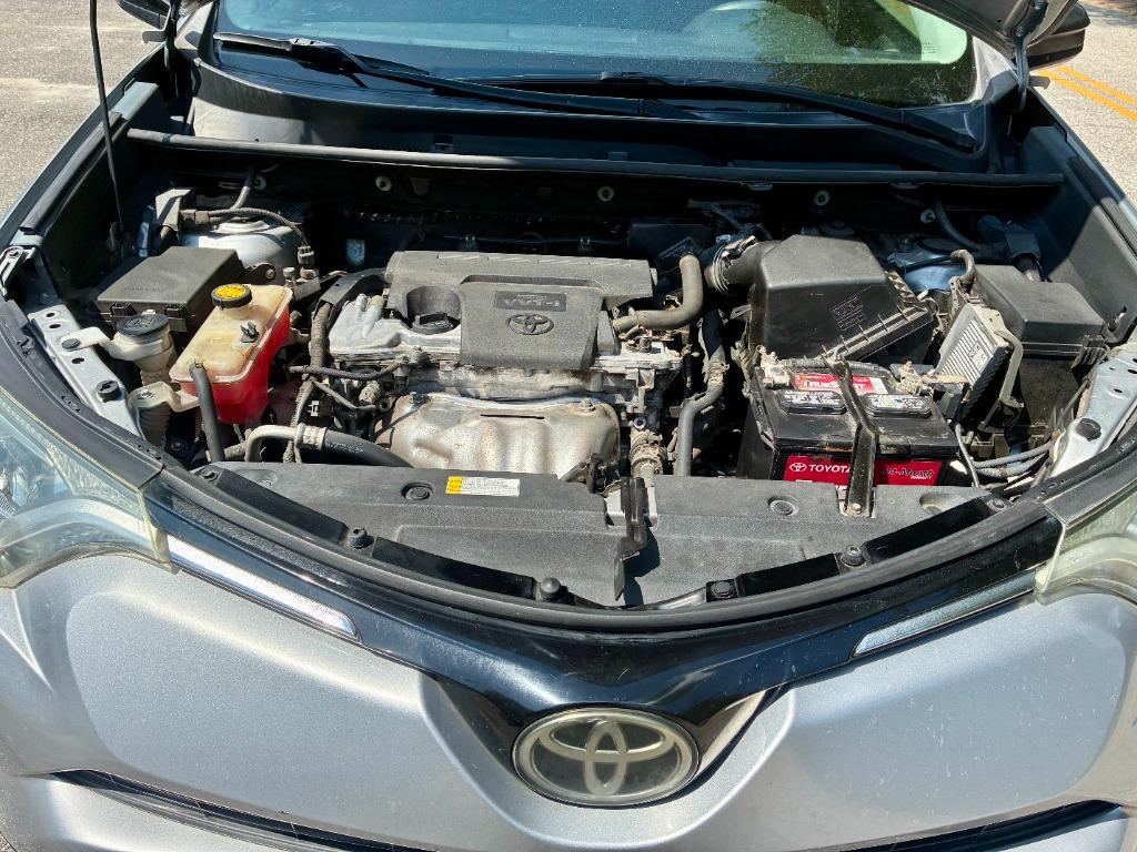 2017 Toyota RAV4 LE - Photo 7